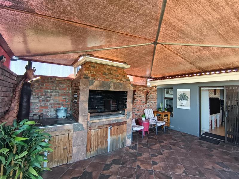 3 Bedroom Property for Sale in Hartenbos Western Cape